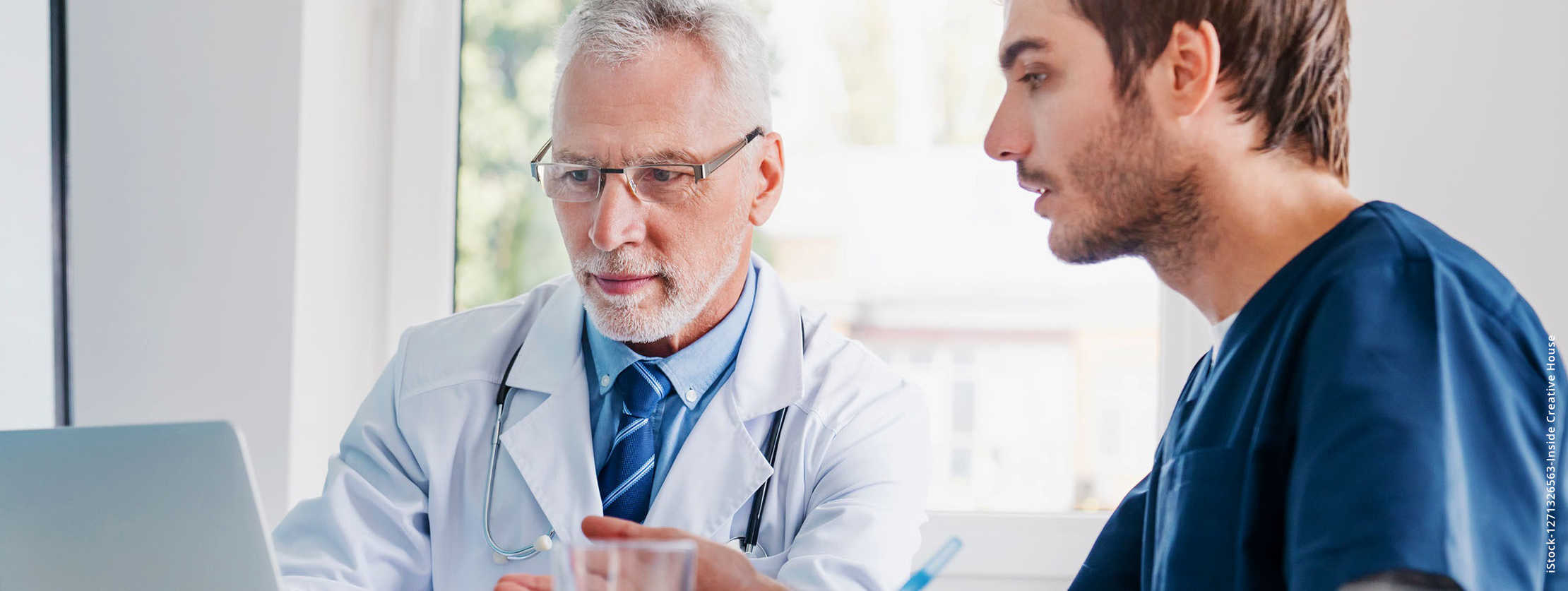 Für die eigene Sache einstehen - Doktor im Gespräch mit seinem Patienten