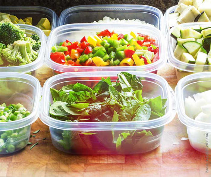 Multiple Sklerose: Bei Meal Prep werden Mahlzeiten für mehrere Tage vorbereitet Multiple Sklerose: Bei Meal Prep werden Mahlzeiten für mehrere Tage vorbereitet