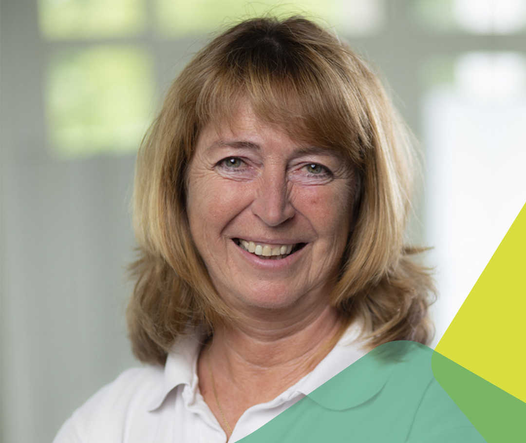 MS & ich: #MSundIchFragtNach Gabriele Buchstein lächelt in die Kamera